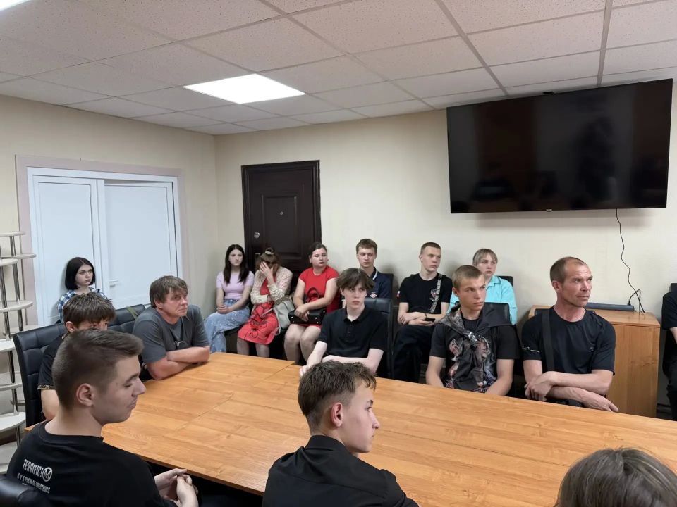 В Краснодоне проведён обучающий семинар по вопросам профилактики экстремизма и терроризма В Краснодоне проведён обучающий семинар по вопросам профилактики экстремизма и терроризма