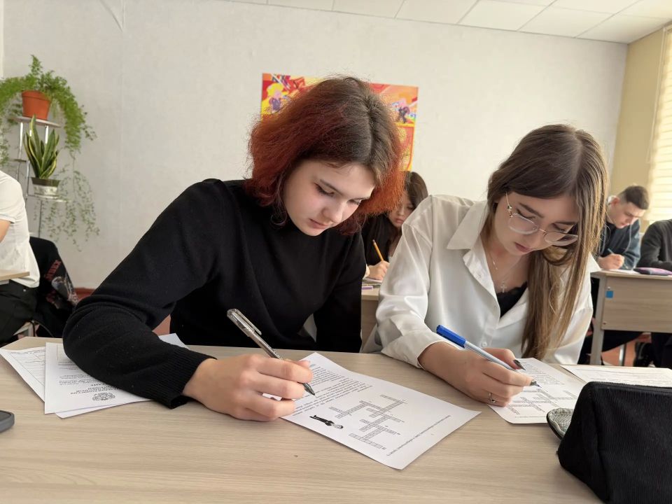 В Антраците прошёл цикл мероприятий ко Дню молодого избирателя В Антраците прошёл цикл мероприятий ко Дню молодого избирателя