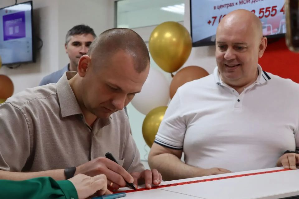 В Северодонецке открыли новое здание отделения №1 г.Северодонецка ГБУ ЛНР «Многофункциональный центр предоставления государственных и муниципальных услуг» В Северодонецке открыли новое здание отделения №1 г.Северодонецка ГБУ ЛНР «Многофункциональный центр предоставления государственных и муниципальных услуг»