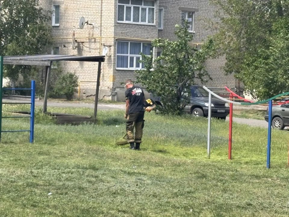 Фотофакт: в поселке Северный провели работы по благоустройству