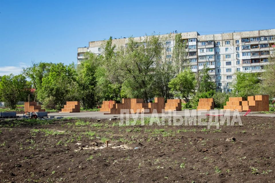 Партийный десант «Единой России» проверил ход работ на парке «Дружба» в Луганске Партийный десант «Единой России» проверил ход работ на парке «Дружба» в Луганске
