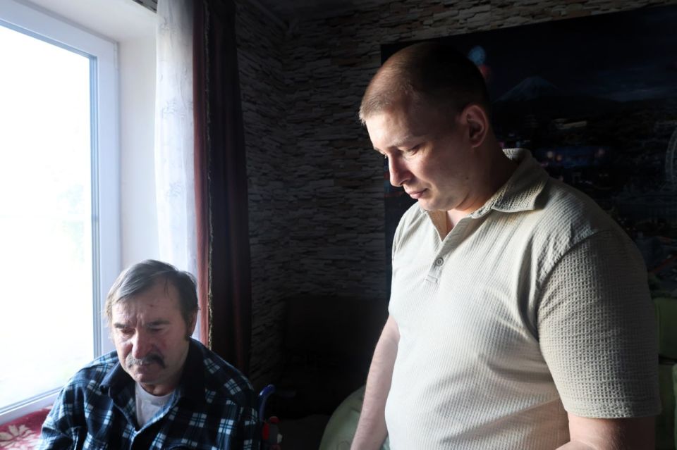 Евгений Шаталин: Совместно со своим помощником Мариной Купиной я навестил Оридорога Сергея Ивановича — инвалида, отца погибшего участника СВО лейтенанта Оридорога Александра Сергеевича, героически погибшего при выполнении... Евгений Шаталин: Совместно со своим помощником Мариной Купиной я навестил Оридорога Сергея Ивановича — инвалида, отца погибшего участника СВО лейтенанта Оридорога Александра Сергеевича, героически погибшего при выполнении...