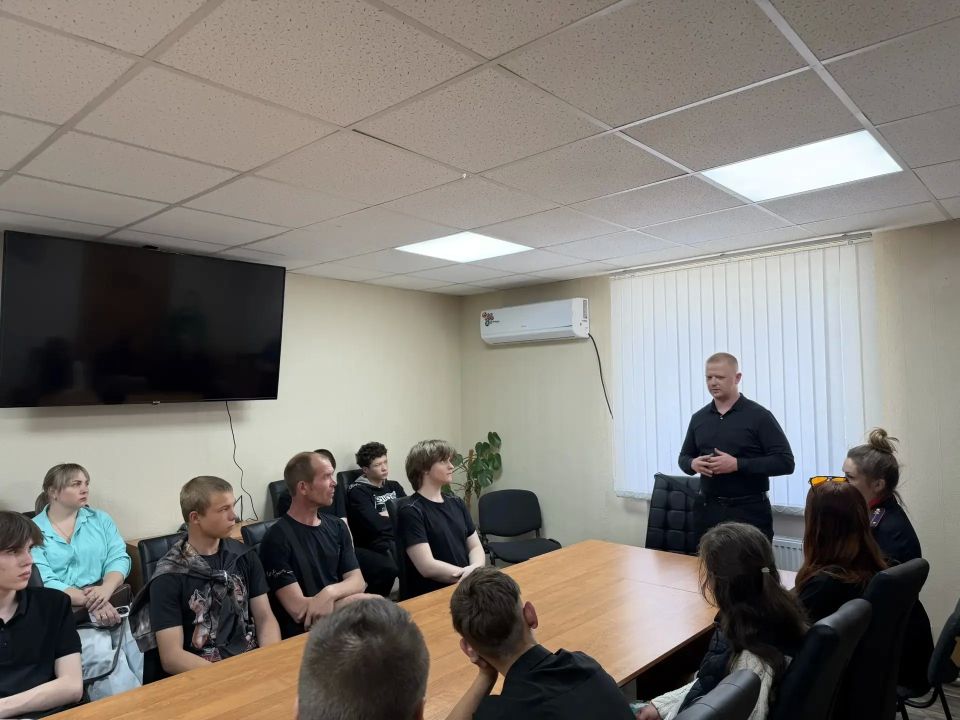В Краснодоне проведён обучающий семинар по вопросам профилактики экстремизма и терроризма В Краснодоне проведён обучающий семинар по вопросам профилактики экстремизма и терроризма