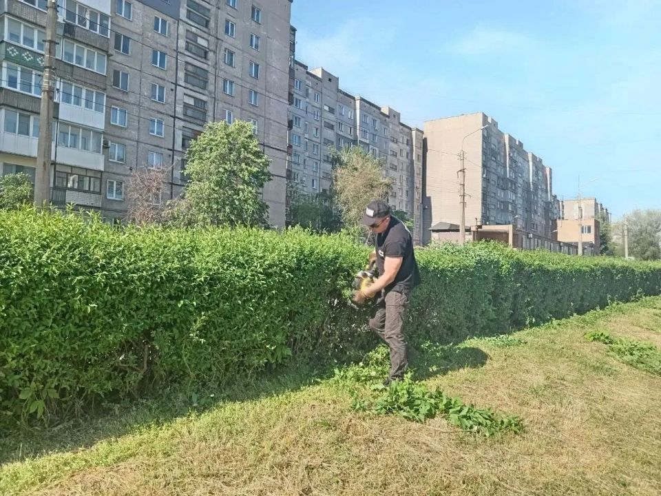 Коммунальными службами проведены работы на территории города Коммунальными службами проведены работы на территории города