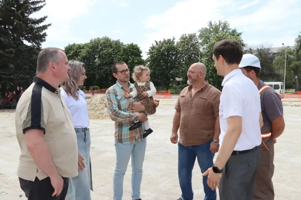 Вместе проверили, вместе сделаем лучше: итоги инспекции площади Стаханова Вместе проверили, вместе сделаем лучше: итоги инспекции площади Стаханова