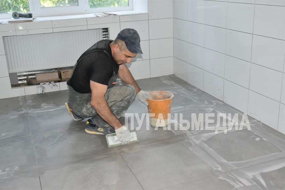 В Новопскове партийный десант «Единой России» посетил районную больницу, в которой продолжается ремонт внутренних помещений второго этажа поликлинического отделения В Новопскове партийный десант «Единой России» посетил районную больницу, в которой продолжается ремонт внутренних помещений второго этажа поликлинического отделения