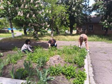 В поселках, прилегающих к городу Ровеньки, и селе Благовка проводят работу по благоустройству территории