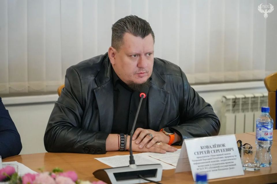 В ЛГУ им. В. Даля 20 мая состоялся круглый стол на тему «Профилактика экстремизма и противодействие идеологии терроризма в молодёжной среде: теория, практика, межведомственное взаимодействие» В ЛГУ им. В. Даля 20 мая состоялся круглый стол на тему «Профилактика экстремизма и противодействие идеологии терроризма в молодёжной среде: теория, практика, межведомственное взаимодействие»