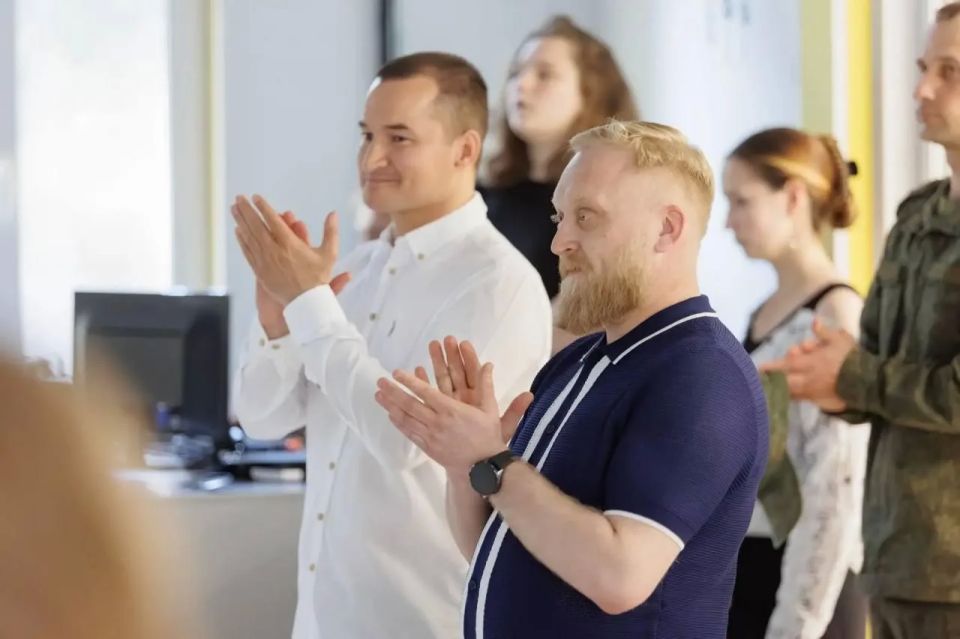 Ринат Садыков встретился в детском лагере «Добрый» с ребятами из ЛНР Ринат Садыков встретился в детском лагере «Добрый» с ребятами из ЛНР