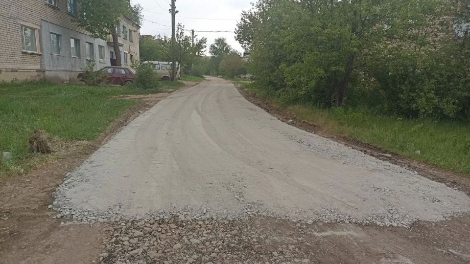По проспекту Победы Троицкого муниципального округа отремонтирован аварийный участок автомобильной дороги дворовой территории общей площадью - 1214 м2. Комплекс мероприятий, выполненный специализированной организацией ООО... По проспекту Победы Троицкого муниципального округа отремонтирован аварийный участок автомобильной дороги дворовой территории общей площадью - 1214 м2. Комплекс мероприятий, выполненный специализированной организацией ООО...