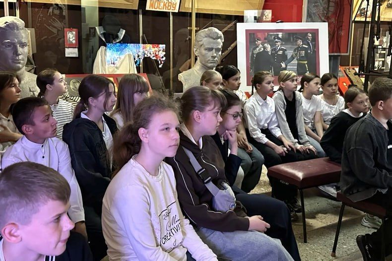 От воинской славы – к единству народа: Тематическое мероприятие прошло в Свердловском городском музее От воинской славы – к единству народа: Тематическое мероприятие прошло в Свердловском городском музее