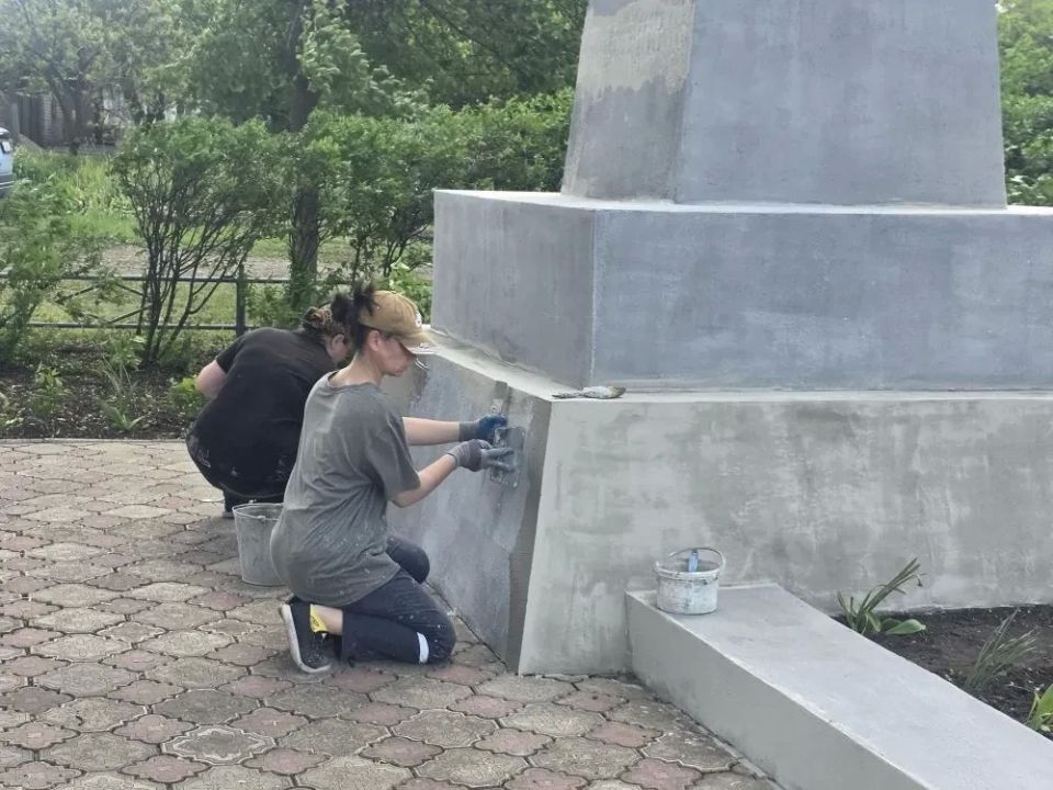 Андрей Рубанцов: В РОВЕНЬКАХ ПРОДОЛЖАЕТСЯ КОМПЛЕКС РАБОТ ПО БЛАГОУСТРОЙСТВУ ПАМЯТНИКОВ Андрей Рубанцов: В РОВЕНЬКАХ ПРОДОЛЖАЕТСЯ КОМПЛЕКС РАБОТ ПО БЛАГОУСТРОЙСТВУ ПАМЯТНИКОВ