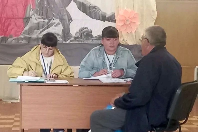 В селе Новоборовицы проведен прием граждан специалистами филиала №15 ГКУ ЛНР «РЦСЗН» В селе Новоборовицы проведен прием граждан специалистами филиала №15 ГКУ ЛНР «РЦСЗН»