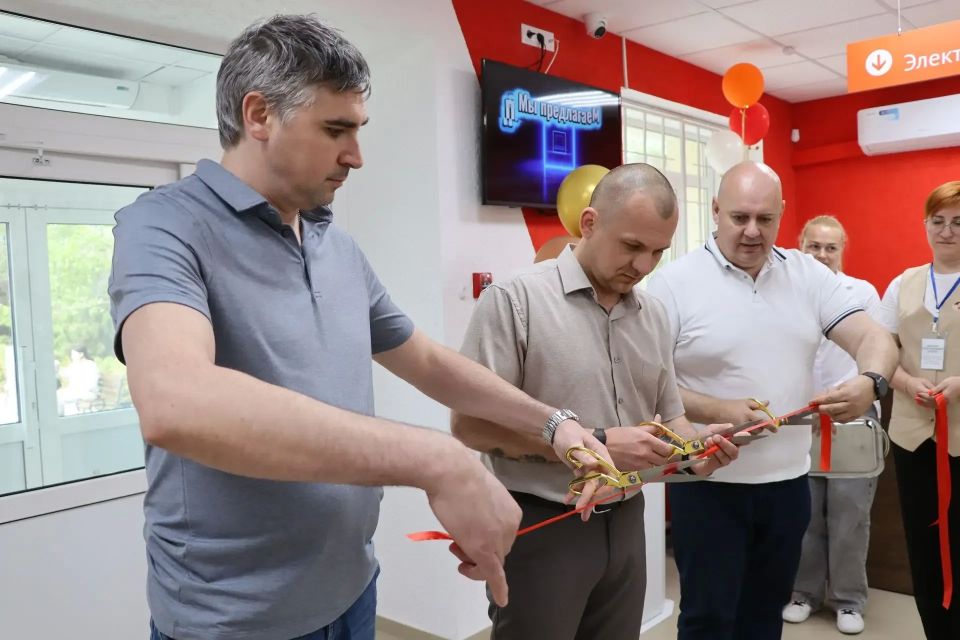 В Северодонецке открыли новое здание отделения №1 г.Северодонецка ГБУ ЛНР «Многофункциональный центр предоставления государственных и муниципальных услуг» В Северодонецке открыли новое здание отделения №1 г.Северодонецка ГБУ ЛНР «Многофункциональный центр предоставления государственных и муниципальных услуг»