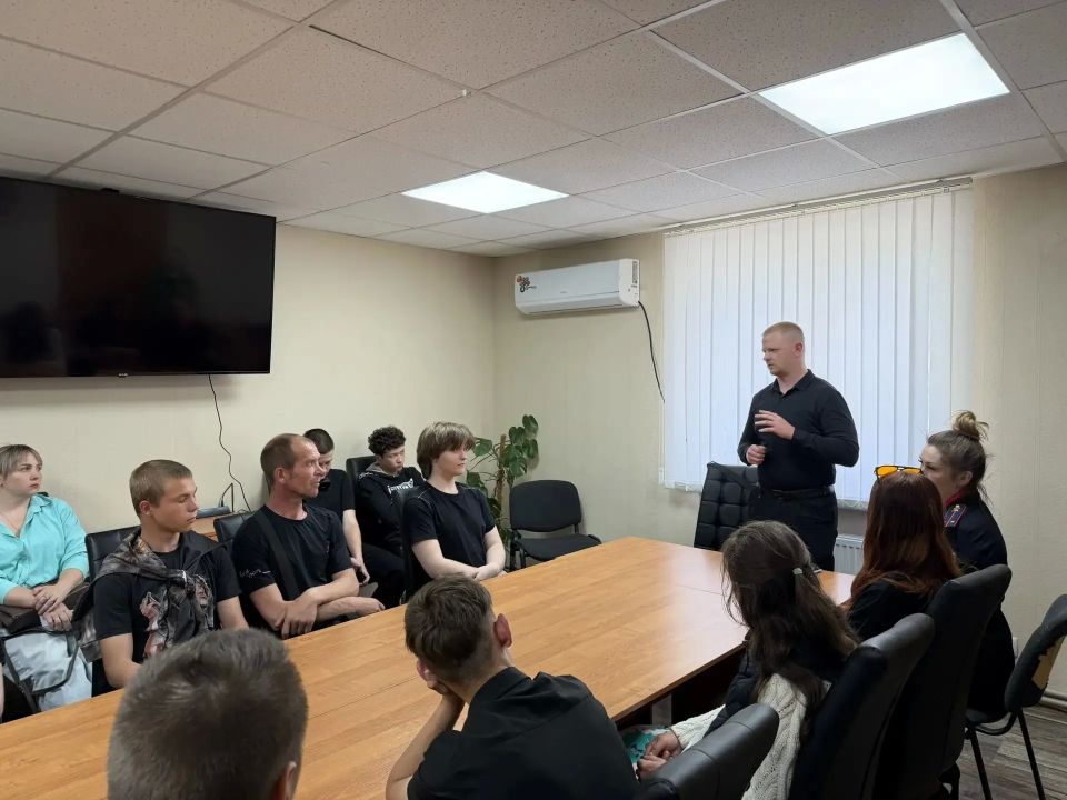 В Краснодоне проведён обучающий семинар по вопросам профилактики экстремизма и терроризма В Краснодоне проведён обучающий семинар по вопросам профилактики экстремизма и терроризма