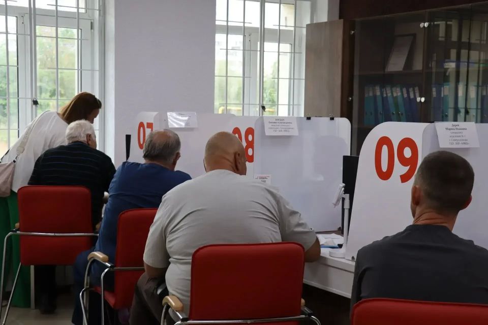 В Северодонецке открыли новое здание отделения №1 г.Северодонецка ГБУ ЛНР «Многофункциональный центр предоставления государственных и муниципальных услуг» В Северодонецке открыли новое здание отделения №1 г.Северодонецка ГБУ ЛНР «Многофункциональный центр предоставления государственных и муниципальных услуг»