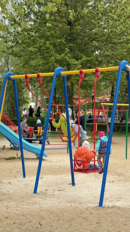 Стало известно, почему в луганском парке 1 Мая не работает большинство аттракционов Стало известно, почему в луганском парке 1 Мая не работает большинство аттракционов