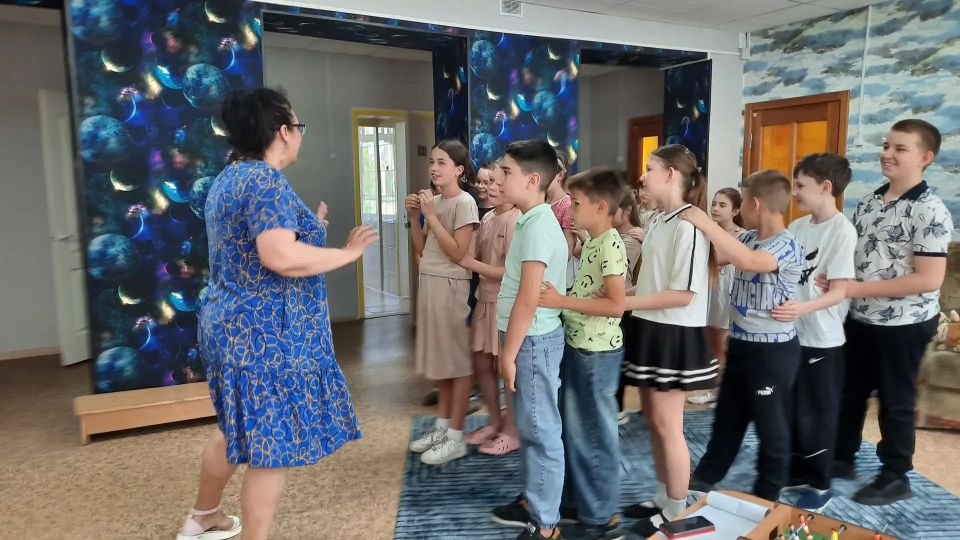 НАРОДНЫМ ИГРАМ ЖИТЬ И КРЕПНУТЬ НАРОДНЫМ ИГРАМ ЖИТЬ И КРЕПНУТЬ