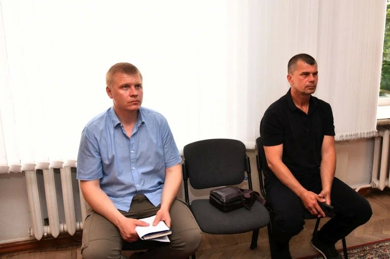 В Администрации Свердловского округа обсудили ход работ с регионами-шефами В Администрации Свердловского округа обсудили ход работ с регионами-шефами