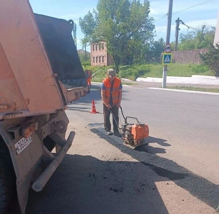 Коммунальными службами проведены работы на территории города Коммунальными службами проведены работы на территории города