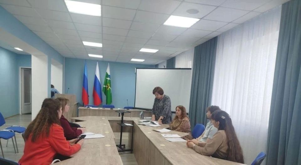 Совет городского округа город Брянка совместно с Молодежной палатой при Совете городского округа провели встречу, на которой обсудили варианты участия молодых парламентариев в профилактике коррупционных проявлений в... Совет городского округа город Брянка совместно с Молодежной палатой при Совете городского округа провели встречу, на которой обсудили варианты участия молодых парламентариев в профилактике коррупционных проявлений в...