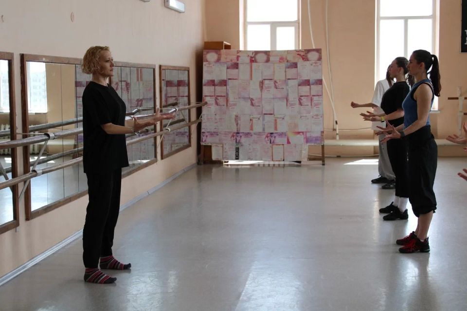 В Краснодоне прошла творческая лаборатория для хореографов ЛНР В Краснодоне прошла творческая лаборатория для хореографов ЛНР