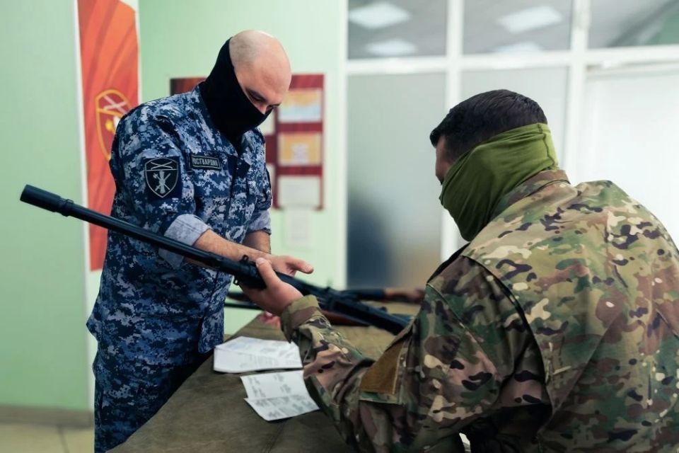 В Управлении Росгвардии по ЛНР рассказали об итогах работы по контролю в сфере оборота гражданского оружия В Управлении Росгвардии по ЛНР рассказали об итогах работы по контролю в сфере оборота гражданского оружия