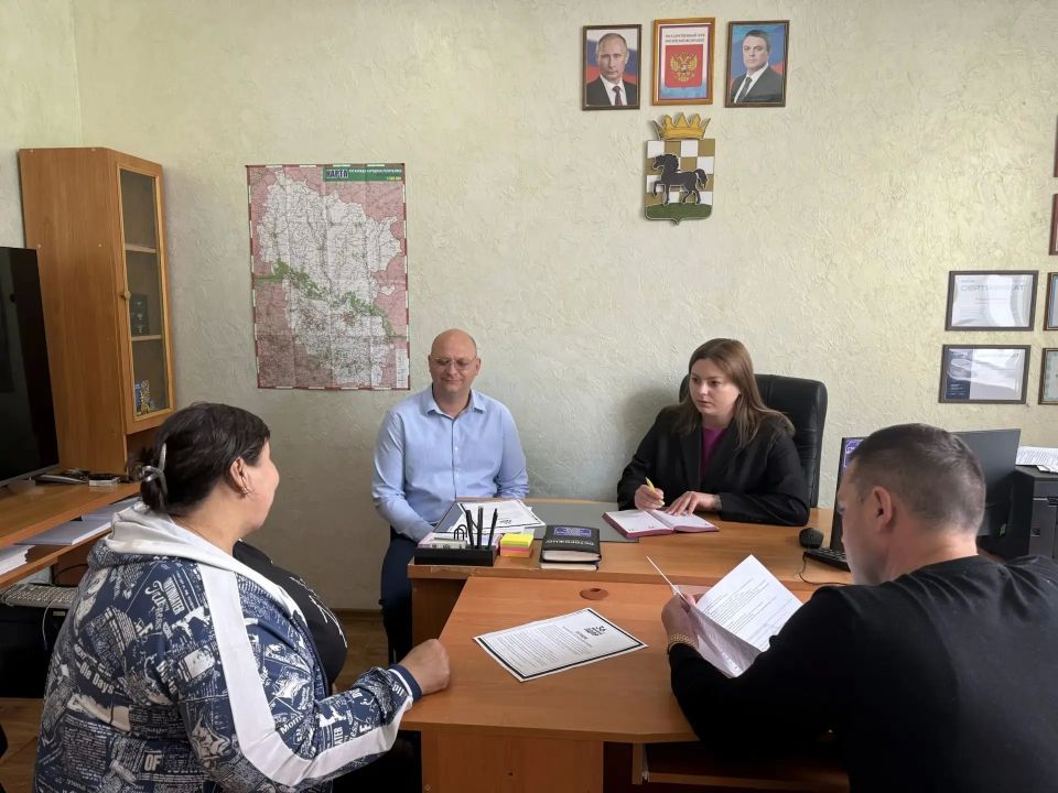 Галина Дуброва: Вместе с коллегами Сергеем Иващенко и Арсеном Серджаном провели приём граждан