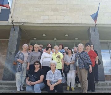 20 мая участники клуба «Ветеран» Перевальского комплексного центра вместе с участниками проекта «Активное долголетие» посетили краеведческий музей в г. Луганск
