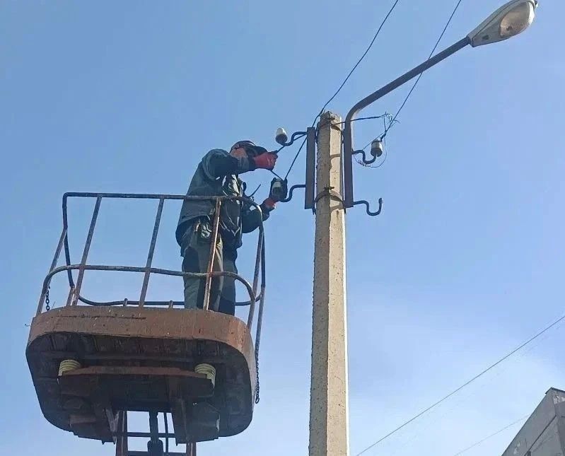 Коммунальными службами проведены работы на территории города Коммунальными службами проведены работы на территории города