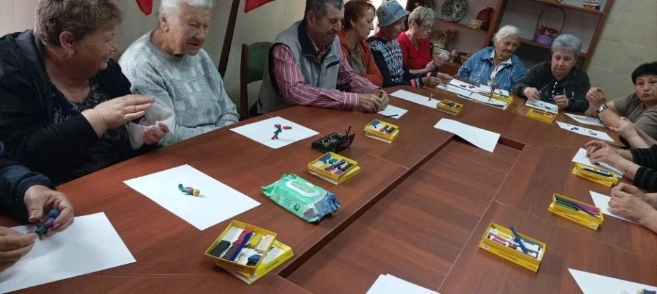 В университете третьего возраста прошли занятия по пластилинопластике В университете третьего возраста прошли занятия по пластилинопластике