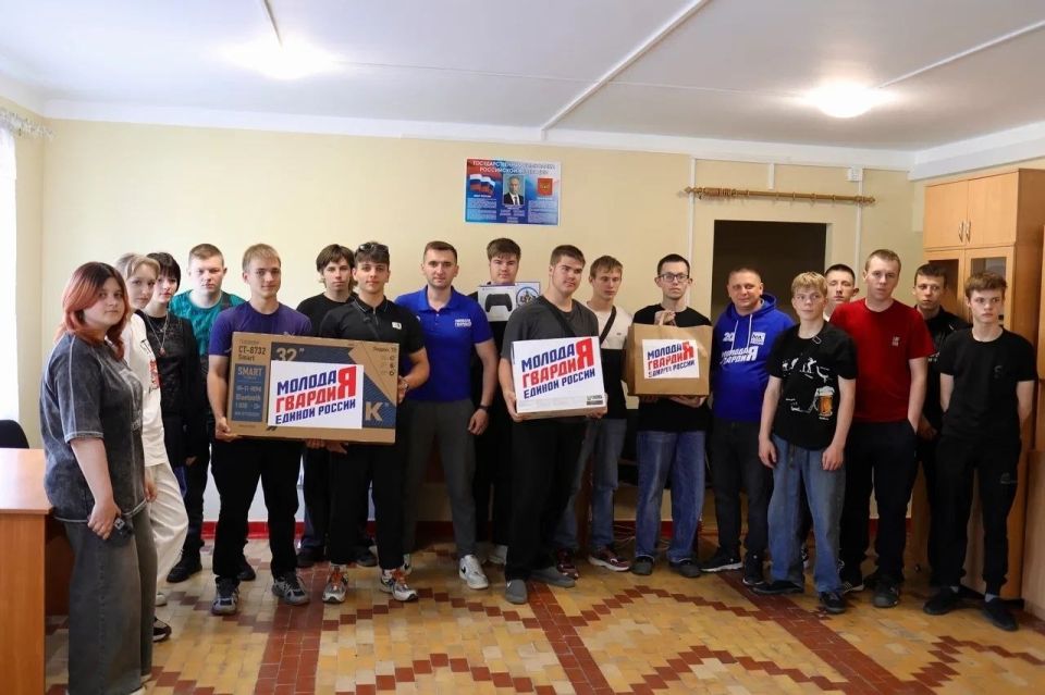 Точки притяжения для молодёжи: в Северодонецке единороссы обустраивают досуг студентов и читателей библиотек Точки притяжения для молодёжи: в Северодонецке единороссы обустраивают досуг студентов и читателей библиотек
