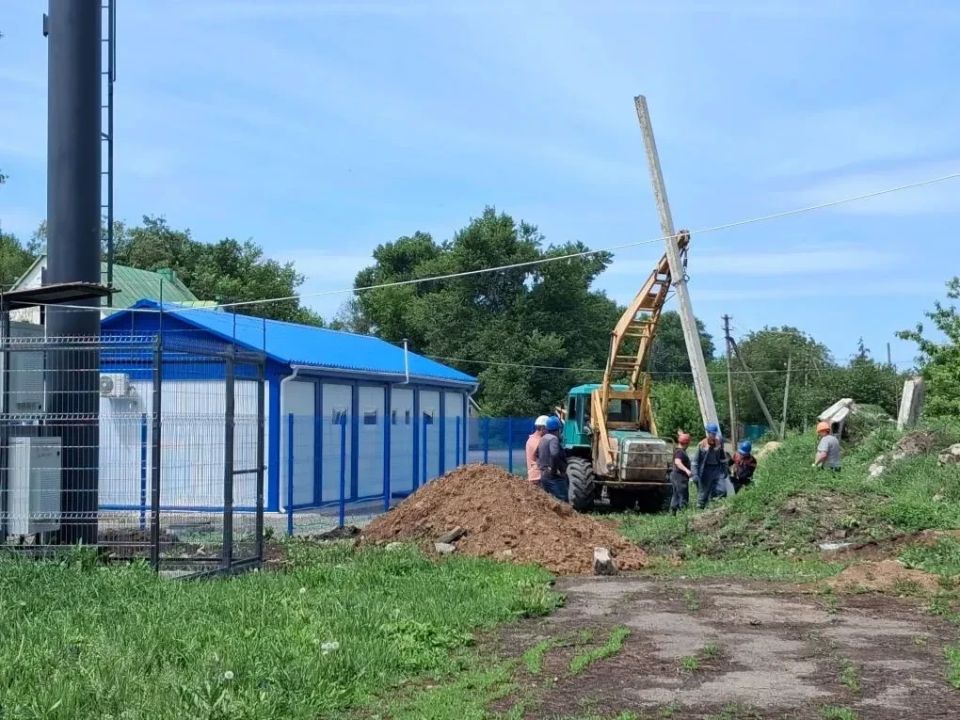 Андрей Рубанцов: В РОВЕНЬКАХ ВЕДУТСЯ РАБОТЫ ПО УЛУЧШЕНИЮ УЛИЧНОГО ОСВЕЩЕНИЯ И РЕМОНТ ЛИНИЙ ЭЛЕКТРОПЕРЕДАЧИ Андрей Рубанцов: В РОВЕНЬКАХ ВЕДУТСЯ РАБОТЫ ПО УЛУЧШЕНИЮ УЛИЧНОГО ОСВЕЩЕНИЯ И РЕМОНТ ЛИНИЙ ЭЛЕКТРОПЕРЕДАЧИ