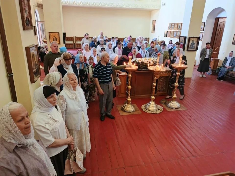 Сегодня, в день памяти святителя Николая Чудотворца, город Брянка отметил свой престольный праздник