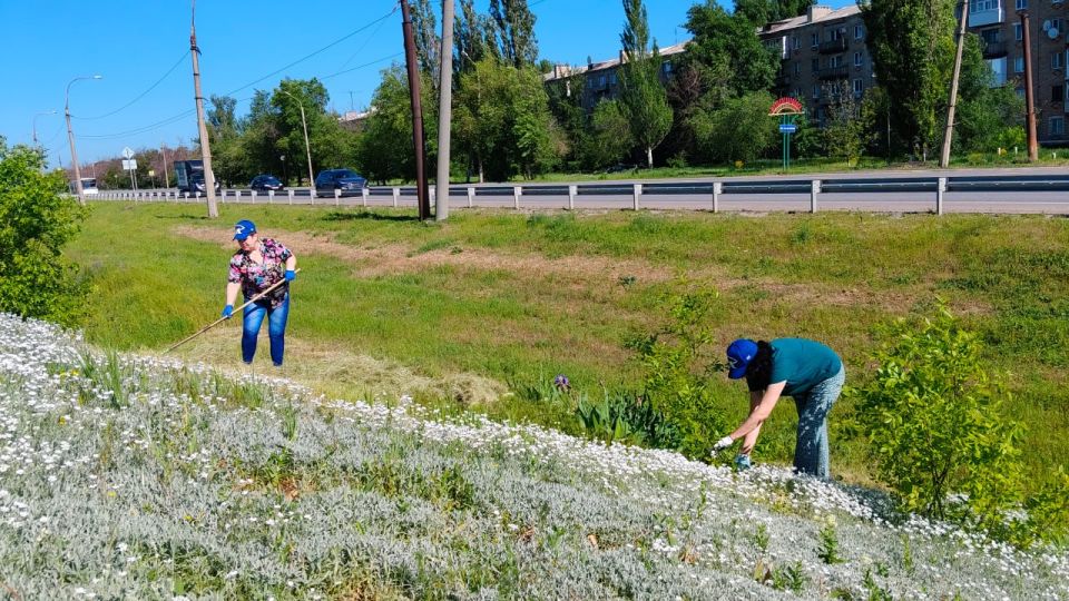 В городе Молодогвардейске состоялся субботник В городе Молодогвардейске состоялся субботник