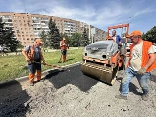 Почти 6 тысяч м2 асфальтобетонной смеси уложено дорожниками за неделю