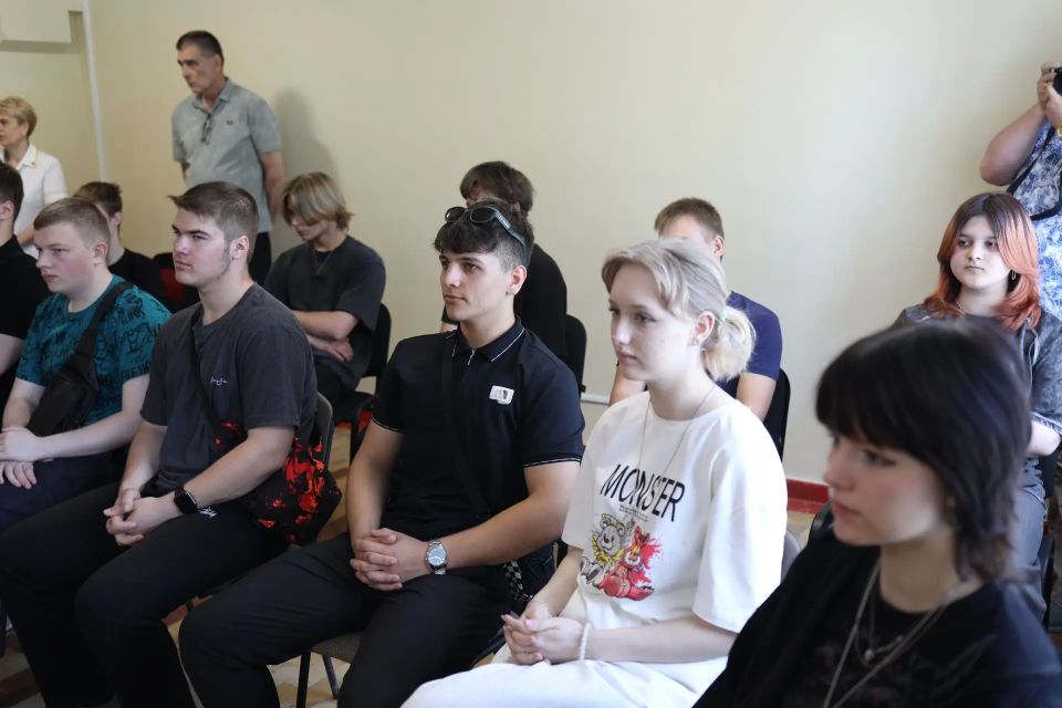 В Северодонецке для студентов общежития колледжа создают досуговую комнату В Северодонецке для студентов общежития колледжа создают досуговую комнату