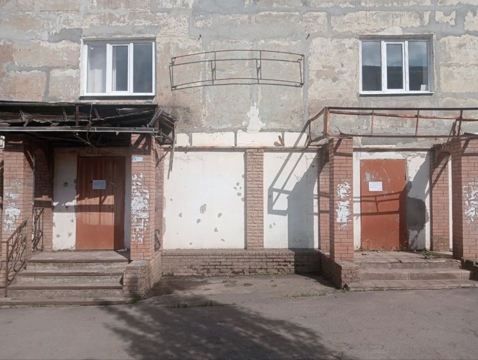 Администрация городского округа муниципальное образование городской округ город Первомайск Луганской Народной Республики устанавливает собственников коммерческих объектов недвижимого имущества, имеющего признаки бесхозяйного...