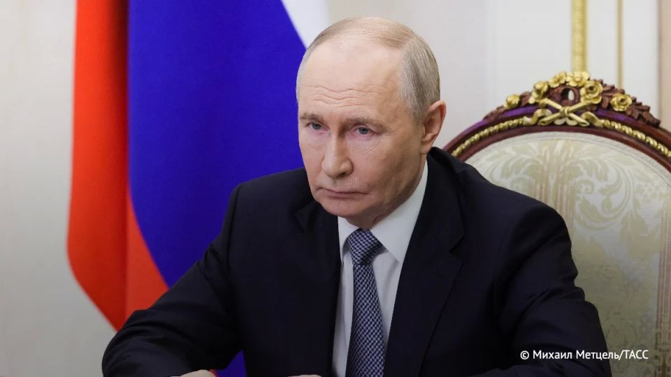 Удар по Старобельску не был случайным, три волны беспилотников били в одно и то же место, заявил Путин