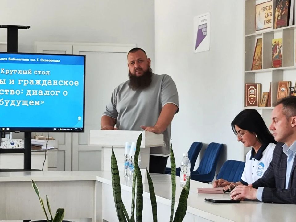 Круглый стол «Выборы и гражданское общество; диалог о будущем» Круглый стол «Выборы и гражданское общество; диалог о будущем»