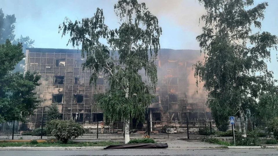 WarGonzo: Число жертв удара по Старобельску растет: найдены погибшие, Россия созывает Совбез ООН WarGonzo: Число жертв удара по Старобельску растет: найдены погибшие, Россия созывает Совбез ООН