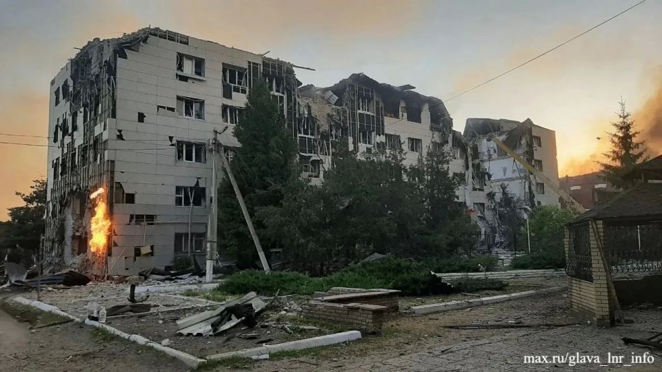 ВСУ атаковали учебный корпус и общежитие колледжа в ЛНР, 35 человек пострадали ВСУ атаковали учебный корпус и общежитие колледжа в ЛНР, 35 человек пострадали