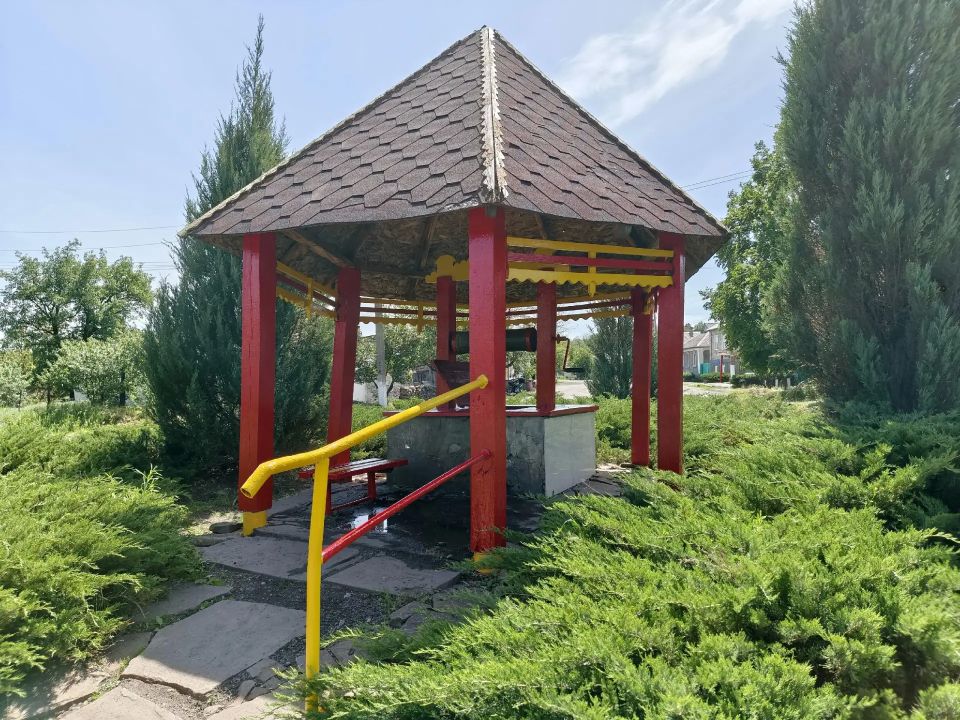 Поселок Городище становится краше благодаря субботникам Поселок Городище становится краше благодаря субботникам