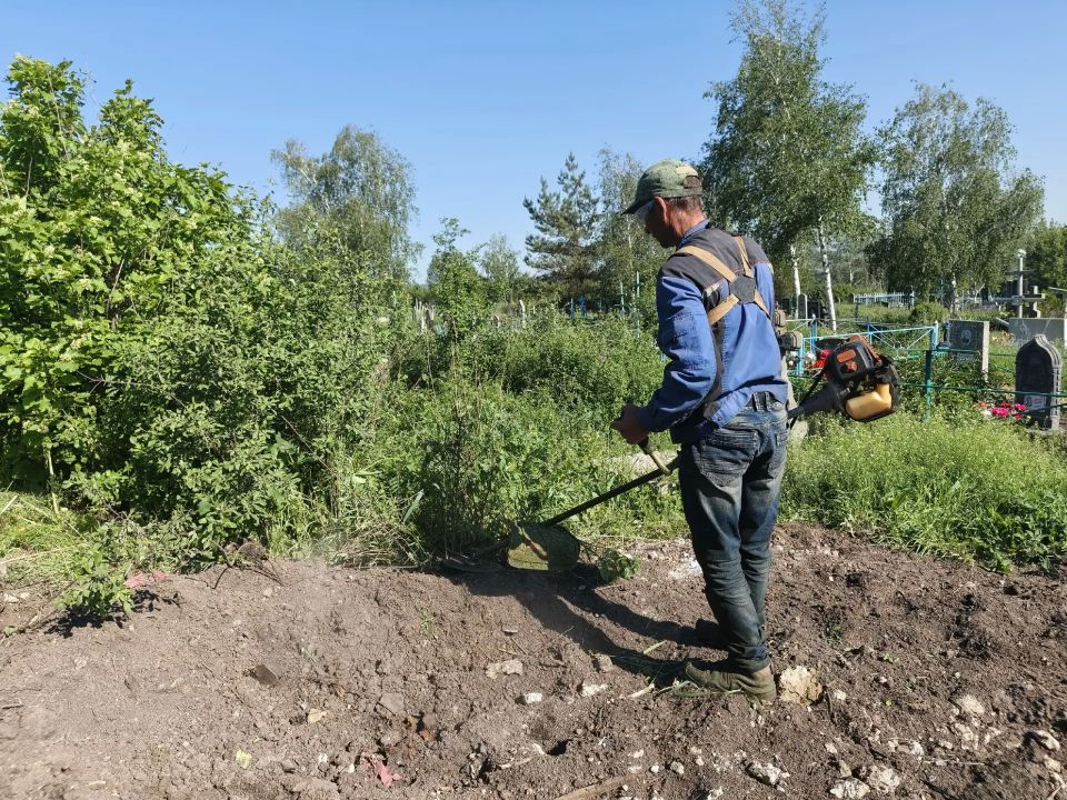 Поселок Городище становится краше благодаря субботникам Поселок Городище становится краше благодаря субботникам
