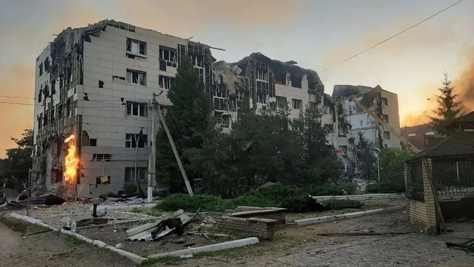 Евгений Поддубный: Тело одного погибшего извлекли спасатели из-под завалов обрушившегося здания общежития в Старобельске