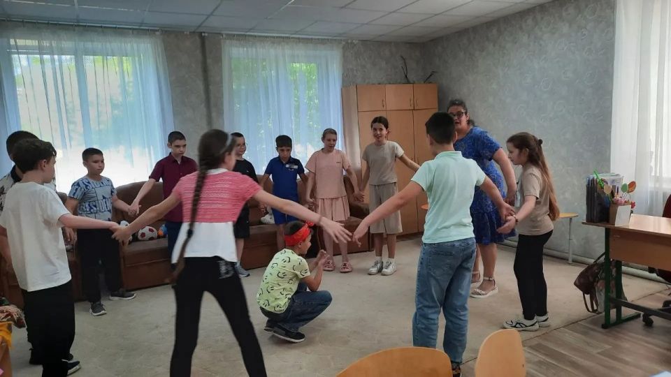 НАРОДНЫМ ИГРАМ ЖИТЬ И КРЕПНУТЬ НАРОДНЫМ ИГРАМ ЖИТЬ И КРЕПНУТЬ