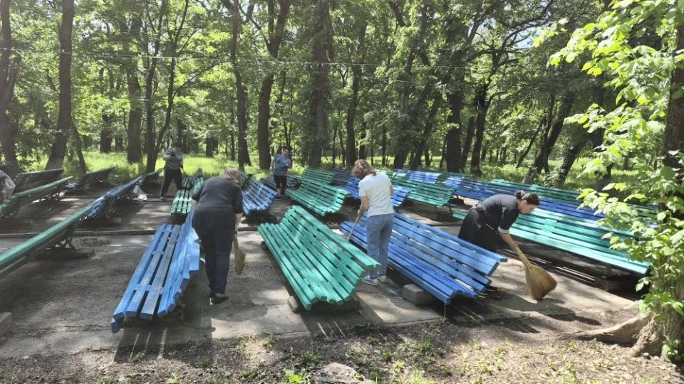 Сегодня городской парк культуры и отдыха наполнился особой атмосферой единства и заботы о природе Сегодня городской парк культуры и отдыха наполнился особой атмосферой единства и заботы о природе