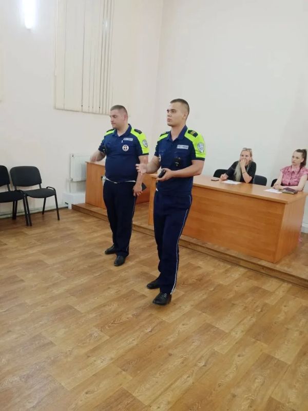 В Краснодоне состоялось общешкольное родительское собрание В Краснодоне состоялось общешкольное родительское собрание