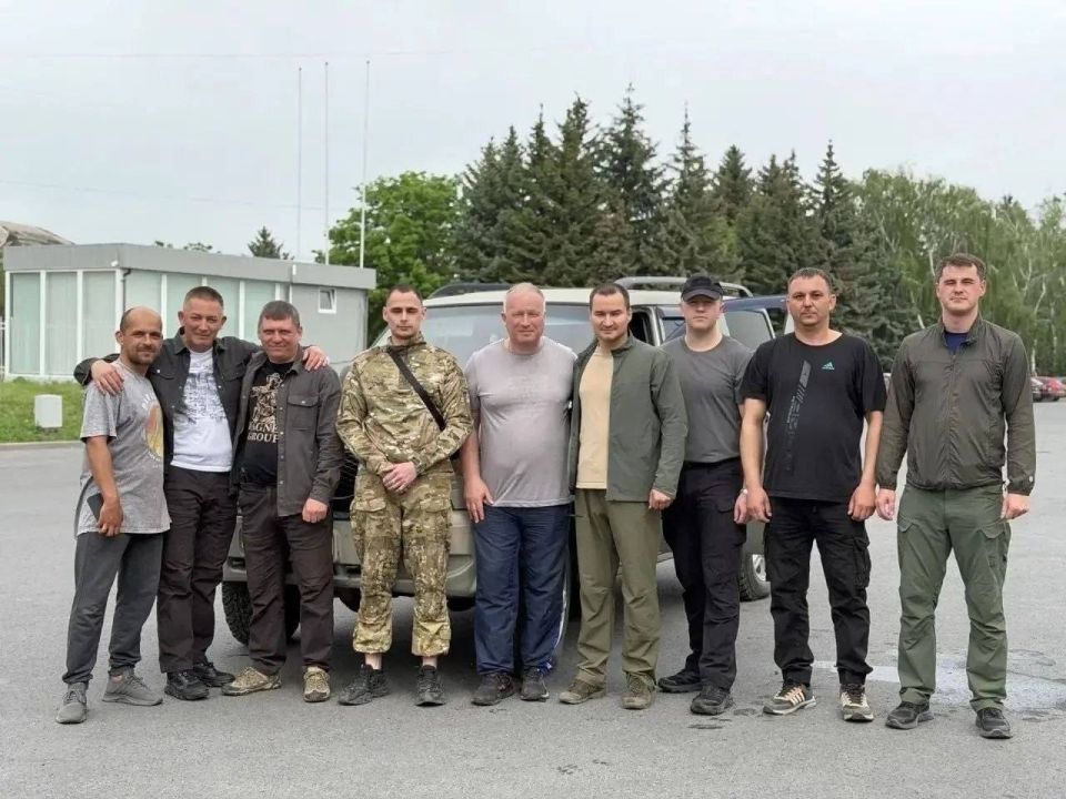 Благодаря поддержке агрохолдинга «Чистополье» и лично председателя совета директоров Альберта Хуснуллина в Лисичанск доставлен большой объём детского питания и средств гигиены для детей и взрослых Благодаря поддержке агрохолдинга «Чистополье» и лично председателя совета директоров Альберта Хуснуллина в Лисичанск доставлен большой объём детского питания и средств гигиены для детей и взрослых