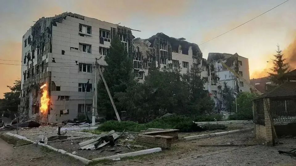 Сергей Мардан: ВСУ прицельно нанесли удар по общежитию Старобельского колледжа в ЛНР четырьмя БПЛА самолетного типа Сергей Мардан: ВСУ прицельно нанесли удар по общежитию Старобельского колледжа в ЛНР четырьмя БПЛА самолетного типа